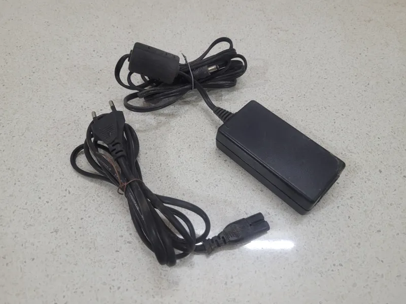 آداپتور 8 ولت 3.6 آمپر کد 408