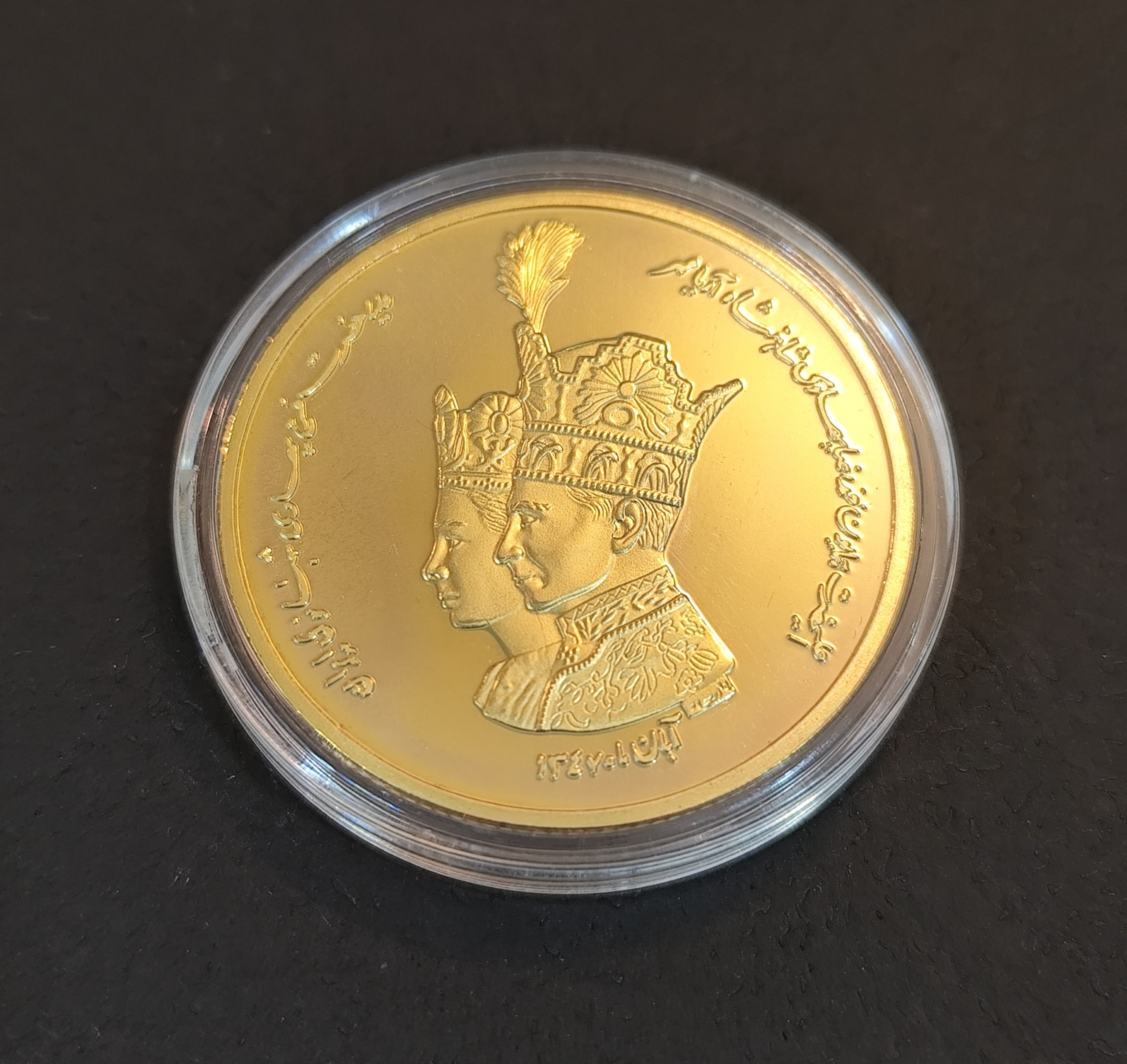 مدال تاجگذاری آب طلا (جدید)