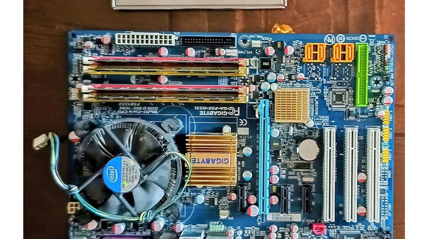 main P35 core dou cpu9550 12m cash