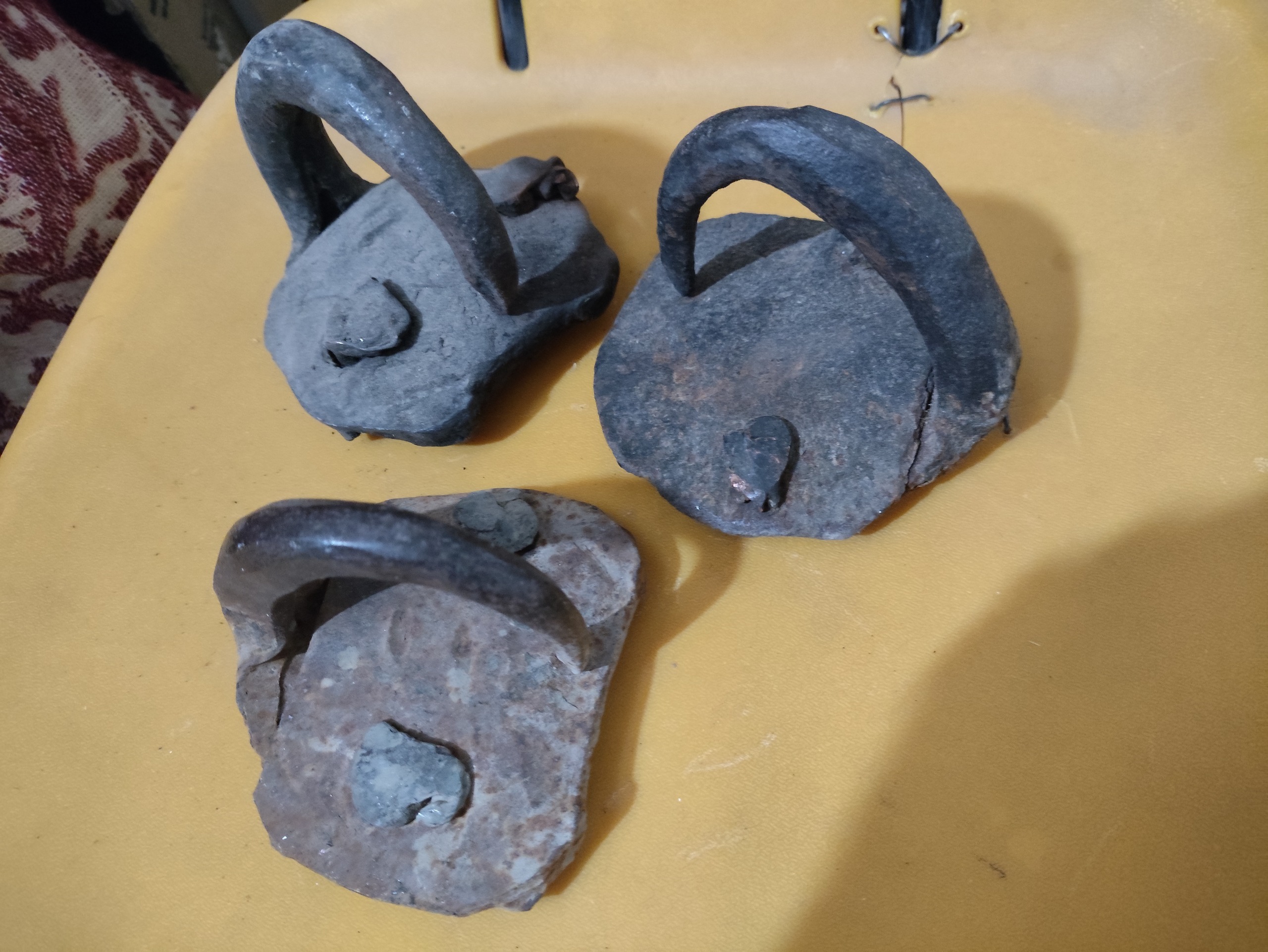 چنگ فولادی برای دیگهای بزرگ مسی