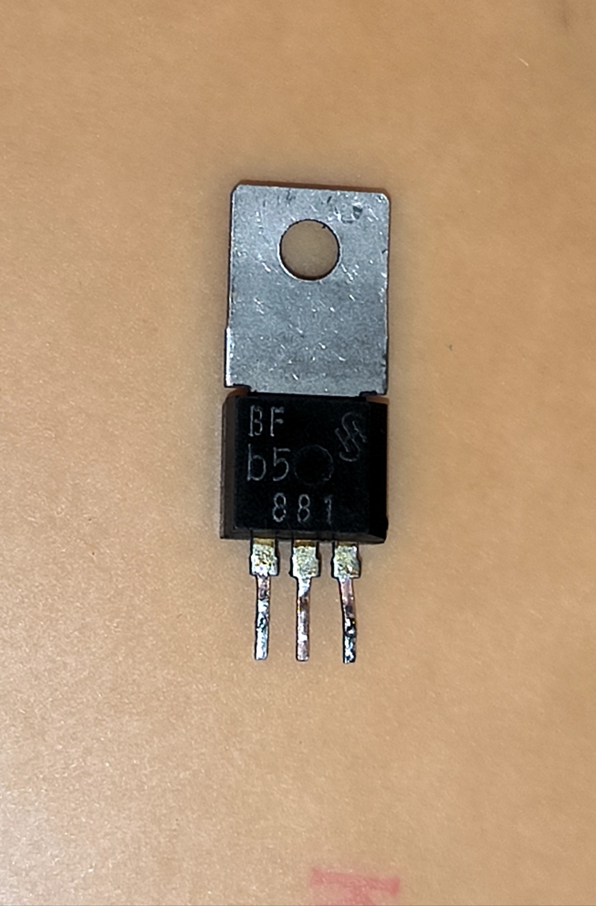 ترانزیستور اورجینال bf881 زیمنس npn