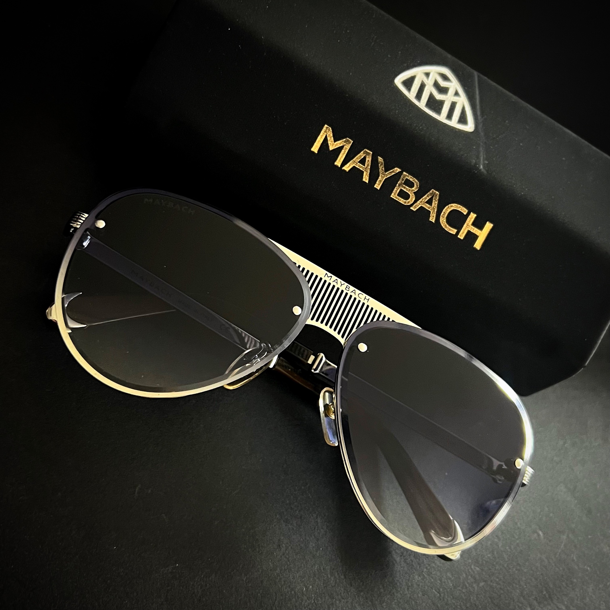 عینک آفتابی اورجینال و نایاب بنز maybach