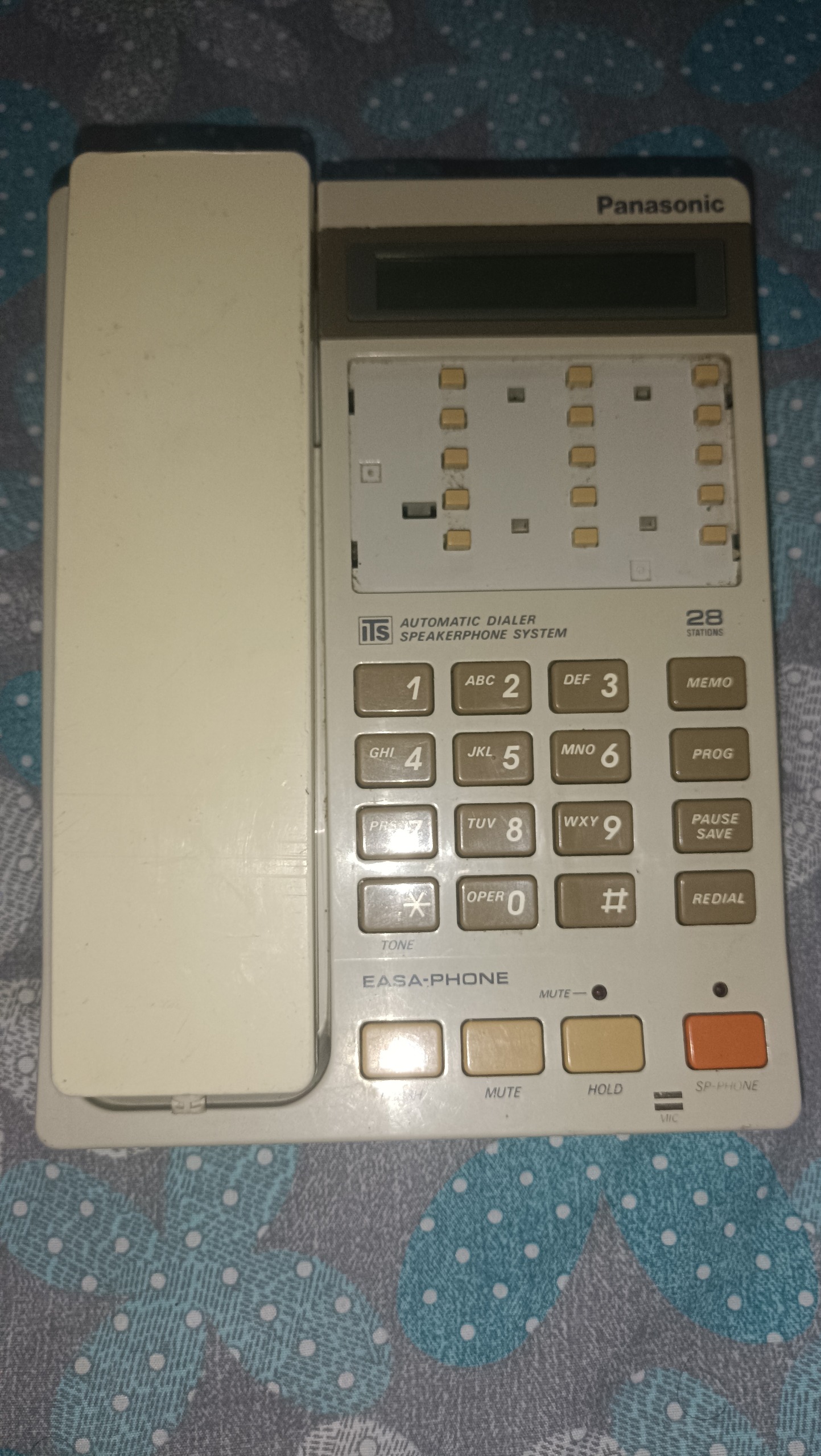 تلفن قدیمی کلکسیونی