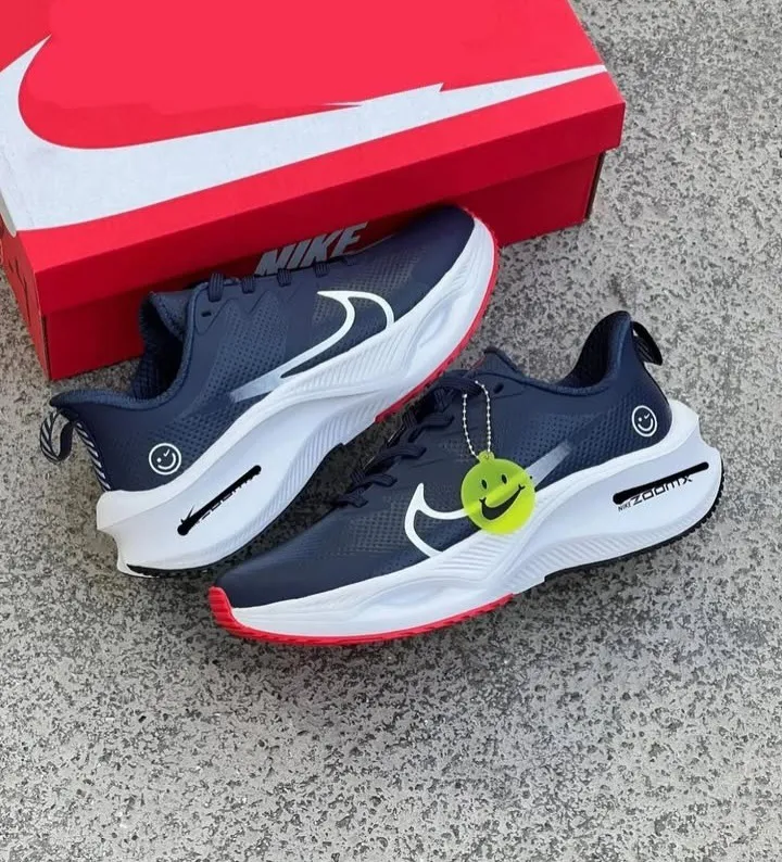 2085 کفش ورزشی زوم اسمایل چرمیNike zoomx smile