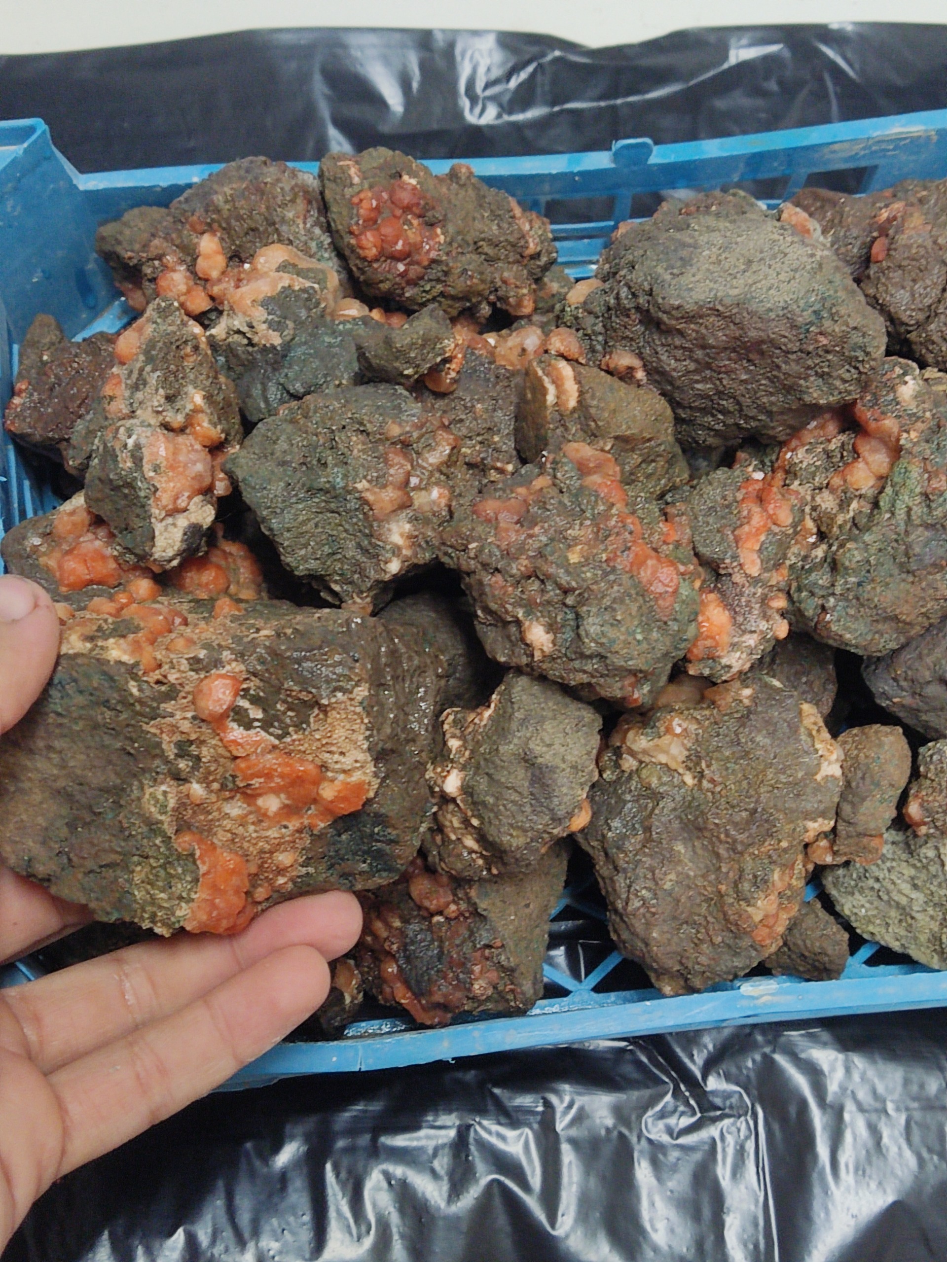 5 عدد سنگ انالسیم روی بستر