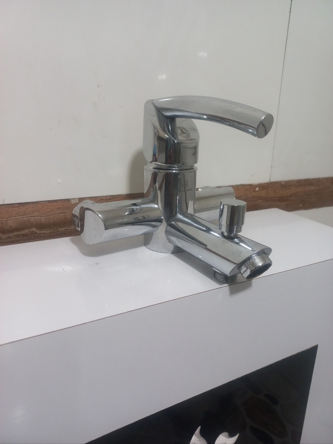 شیر مخلوط حمام