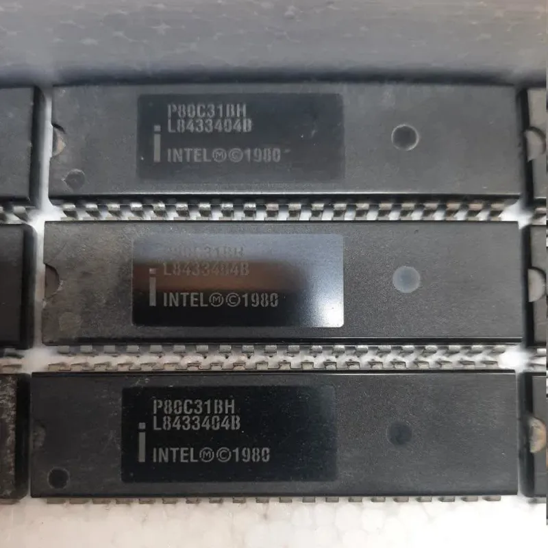 میکرو کنترلر 80C31