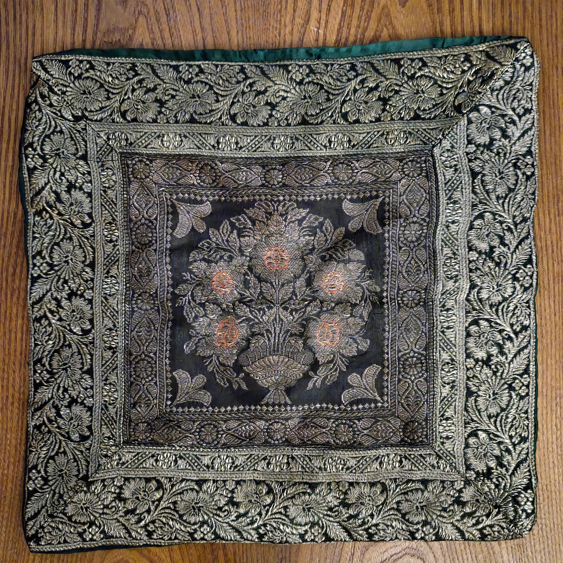 کاور کوسن ابریشم