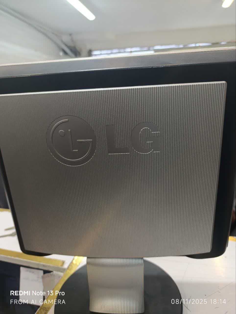 LG 17 inch