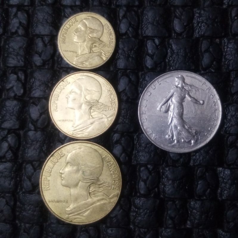 4سکه متفاوت فرانسه 1977