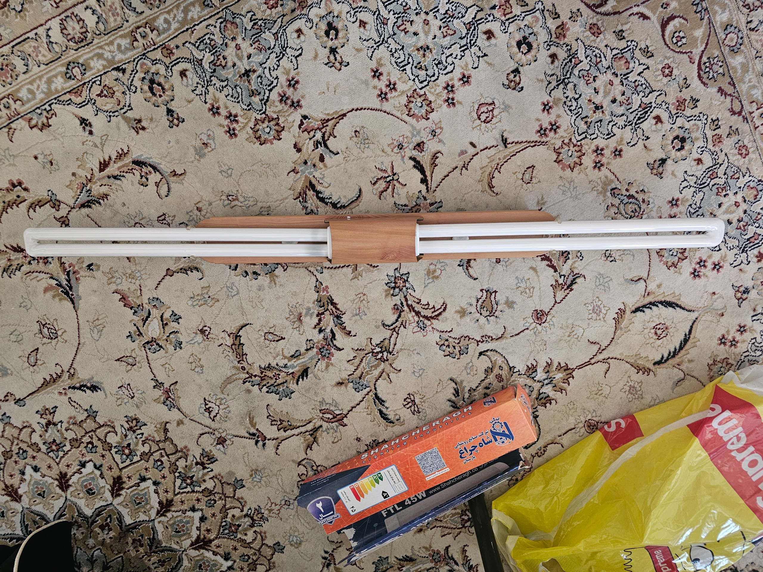 چراغ دیواری مهتابی کم مصرف