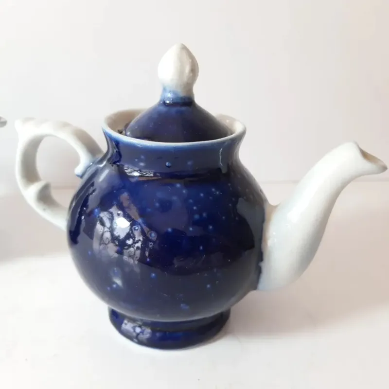 قوری آنتیک قدیمی لعاب آبی کبالتی