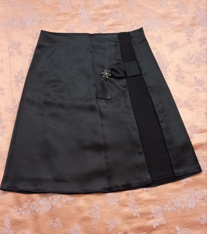 دامن مشکی ساتن