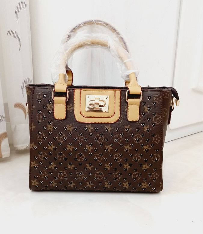 کیف خارجی مجلسی زنانه طرح لویی ویتون