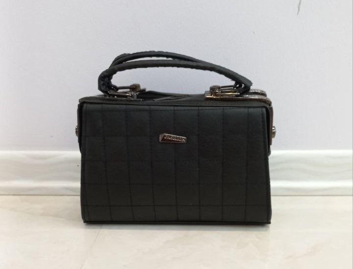 کیف صندوقی زنانه