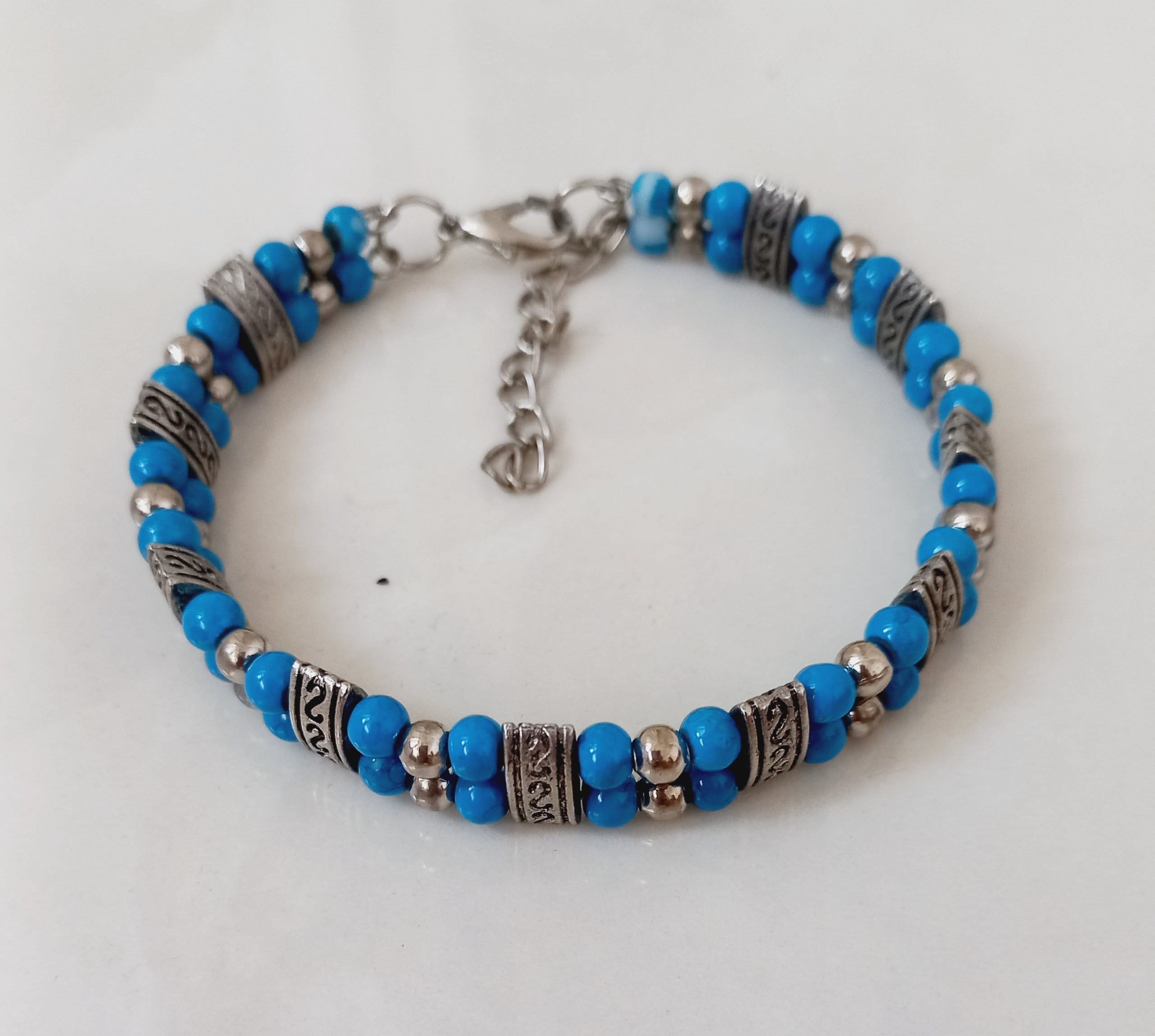 مزایده یک دستبند و 4 تا النگو