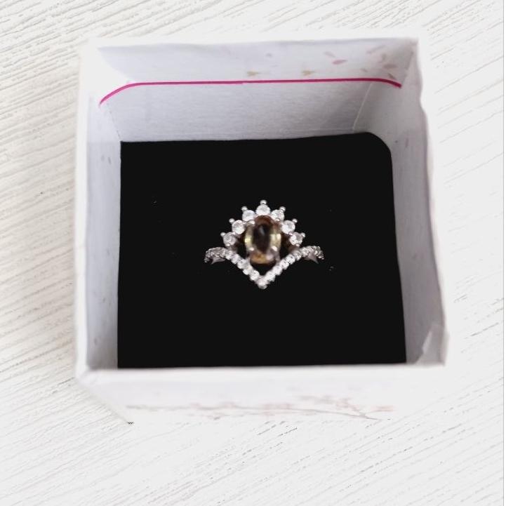 مزایده انگشتر نقره با سنگ الکساندریت