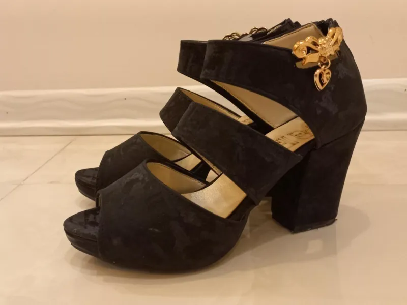 مزایده کفش مدل پتینه