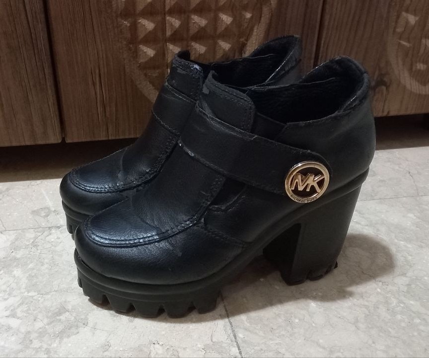 مزایده 4 جفت کفش زنانه (1)