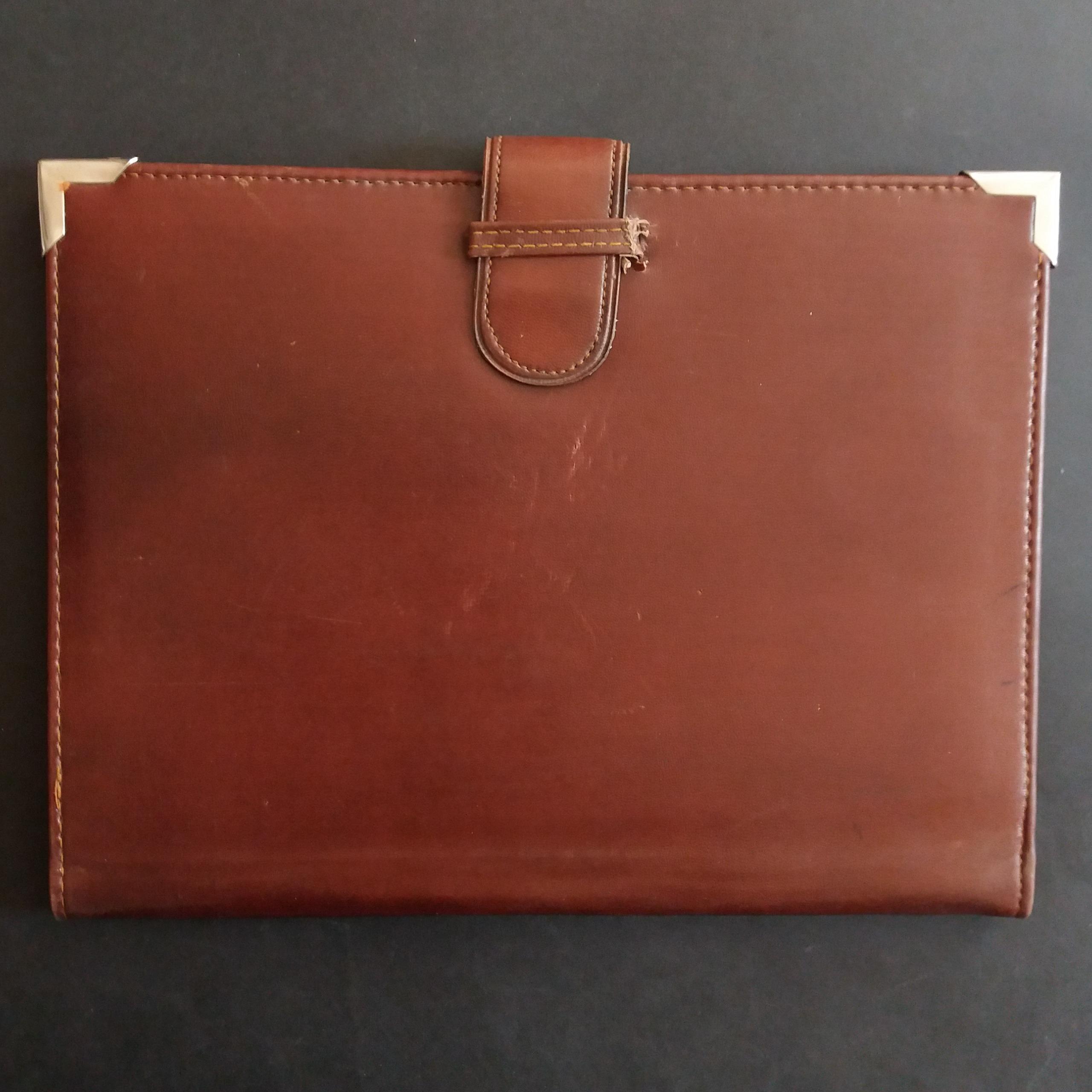 کلاسور چرمی قدیمی کلاسیک