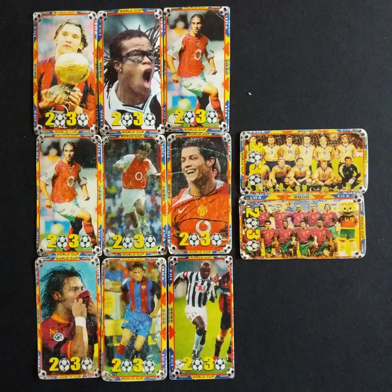 41 کارت بازی فوتبالی قدیمی - سری 2030