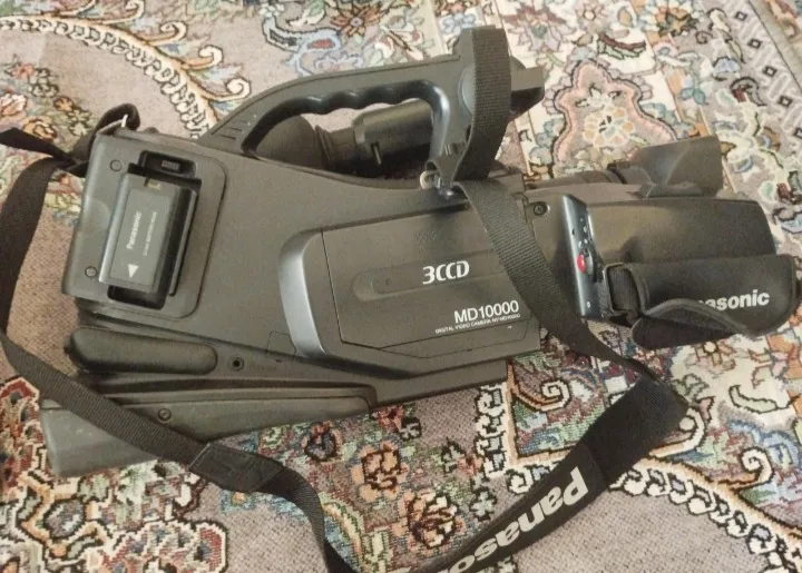 دوربین فیلم برداری کلکسیونی M10000