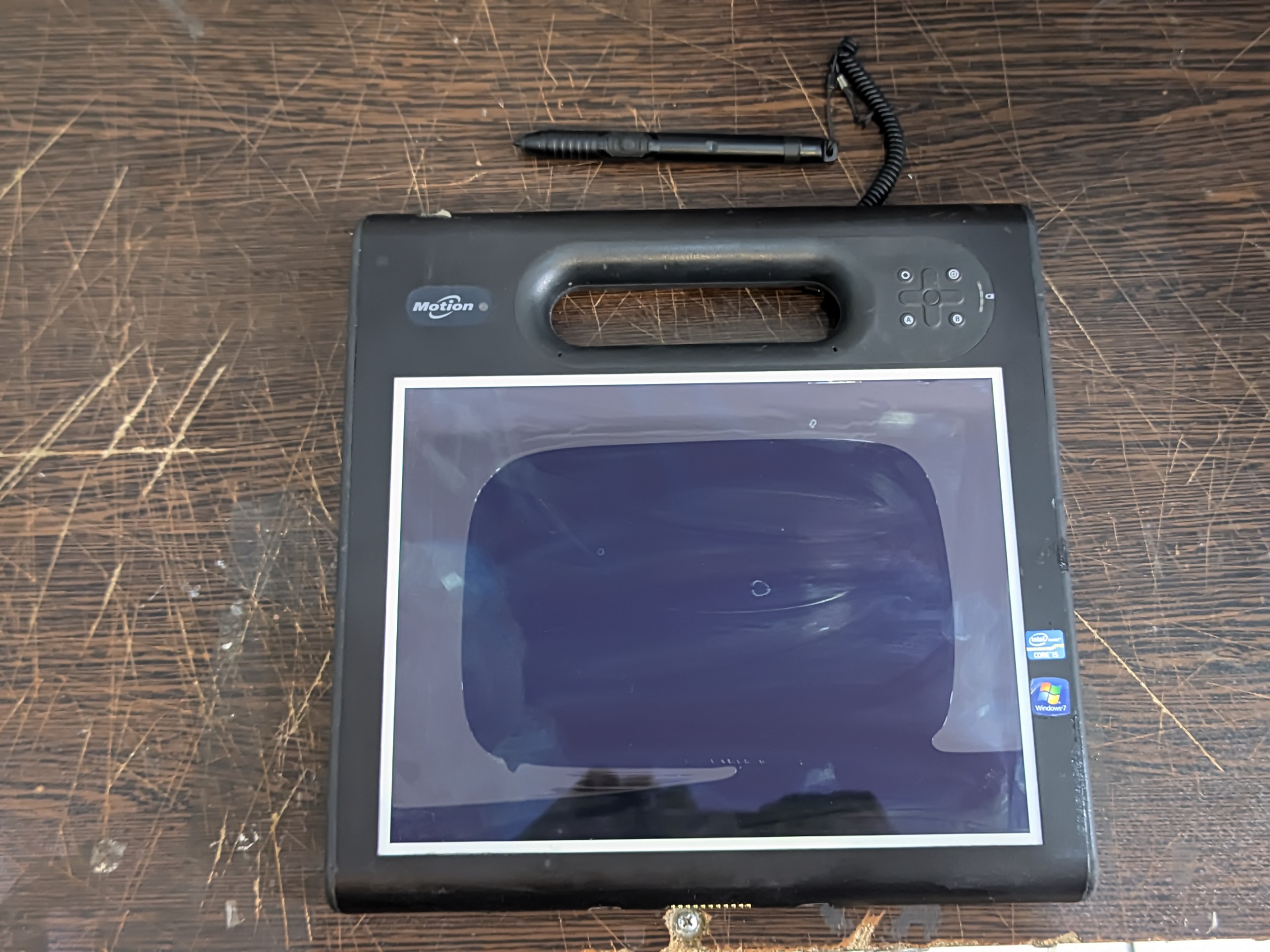 تبلت ویندوزی ضد ضربه motion F5t