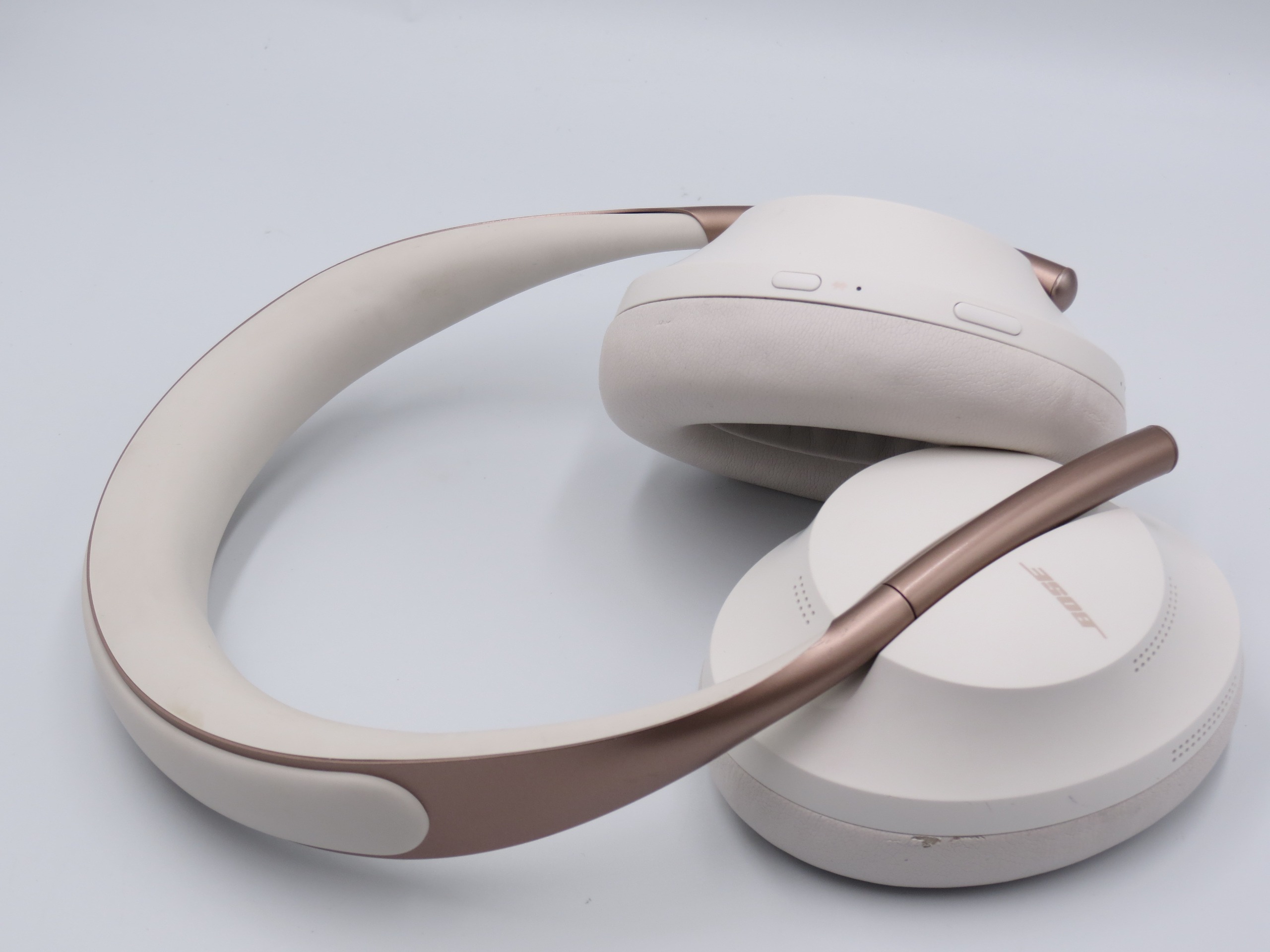 هدفون Bose 700 سفید
