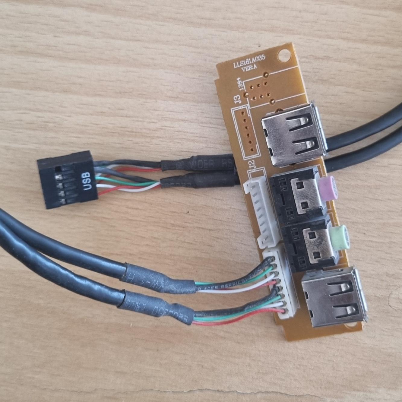 پنل صدا و usb جلو کیس . میکروفون و هدفون