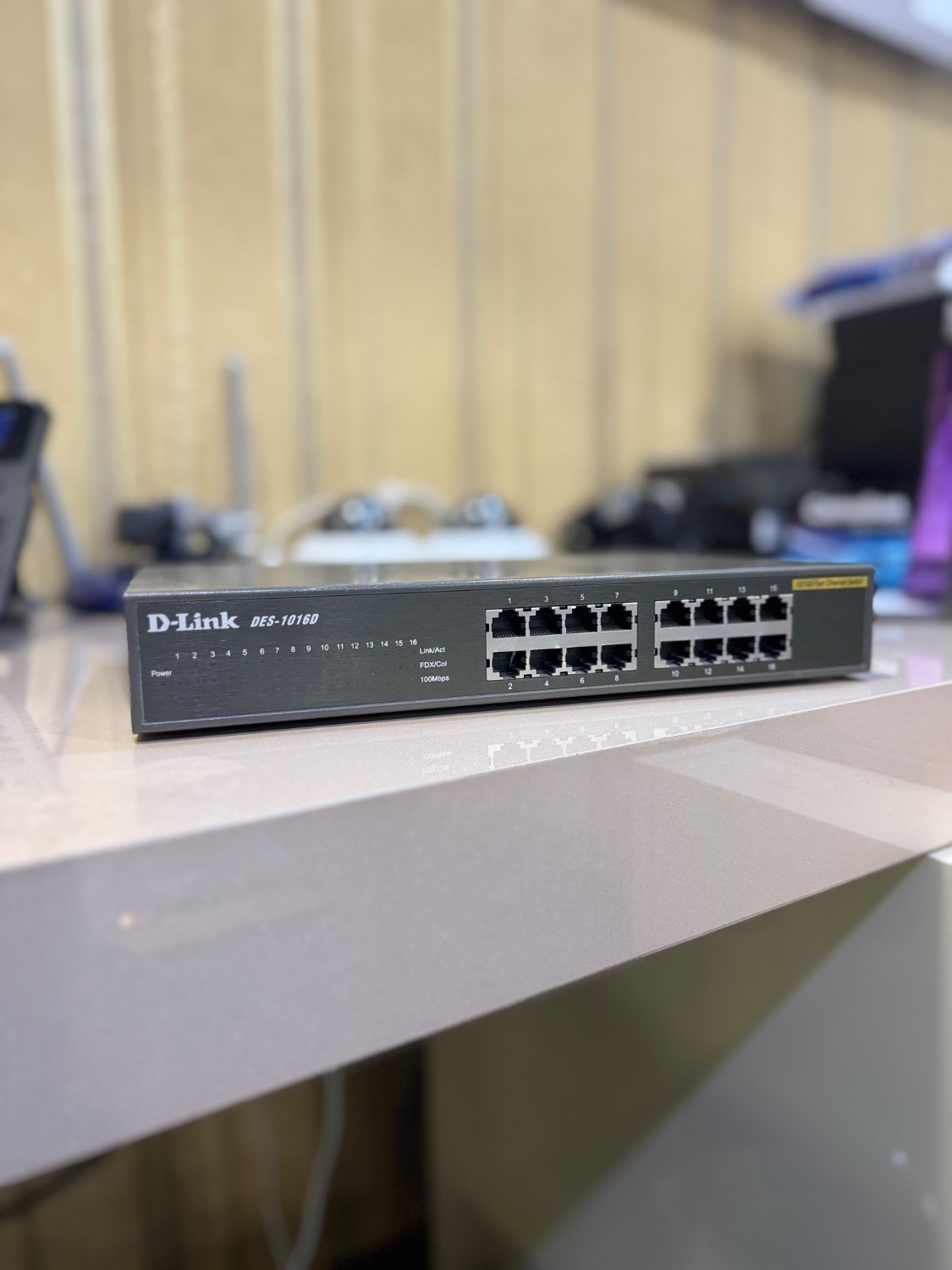 سوئیچ شبکه D-Link DES-1016D (16 پورت)