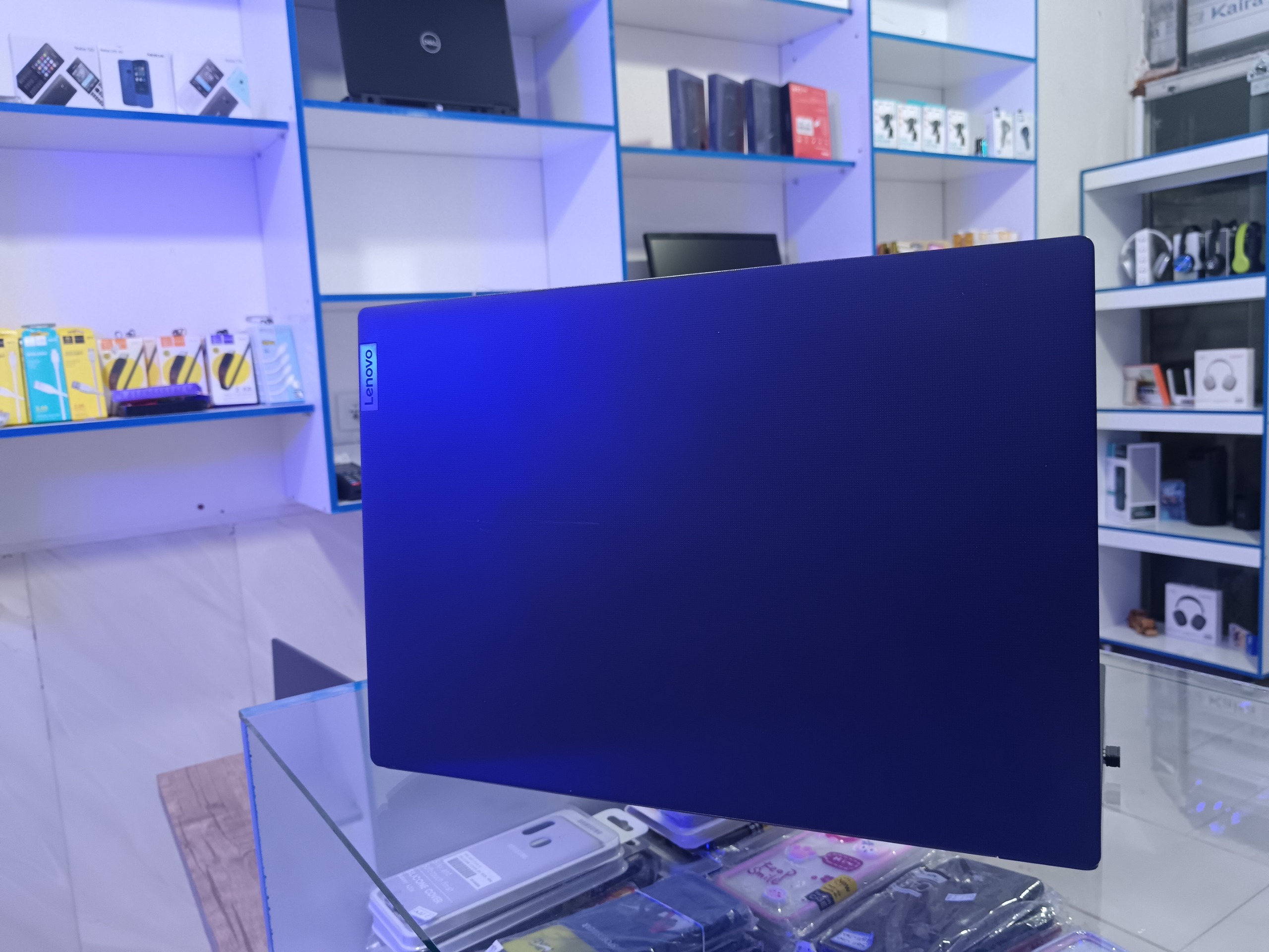 لنوو v15 تمیز