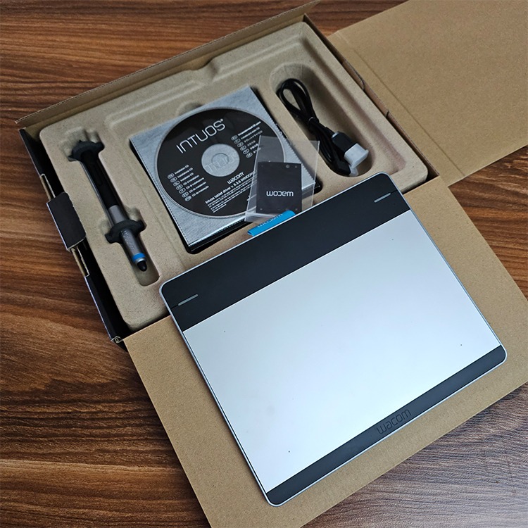 تبلت طراحی وکام Wacom Intuos Small CTH-480