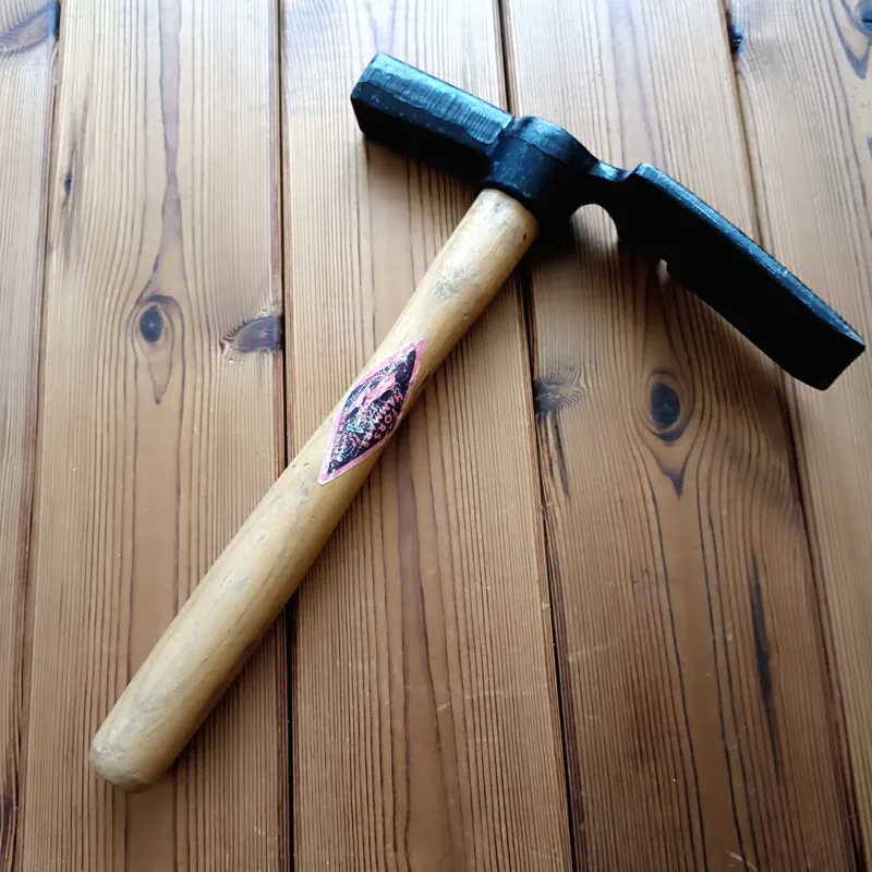 چکش تیشه ای تورس سوئد قدیمی و خاص کلکسیونی