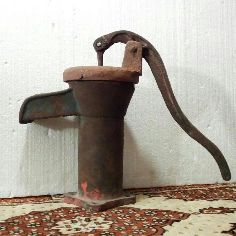 تلمبه آب قدیمی