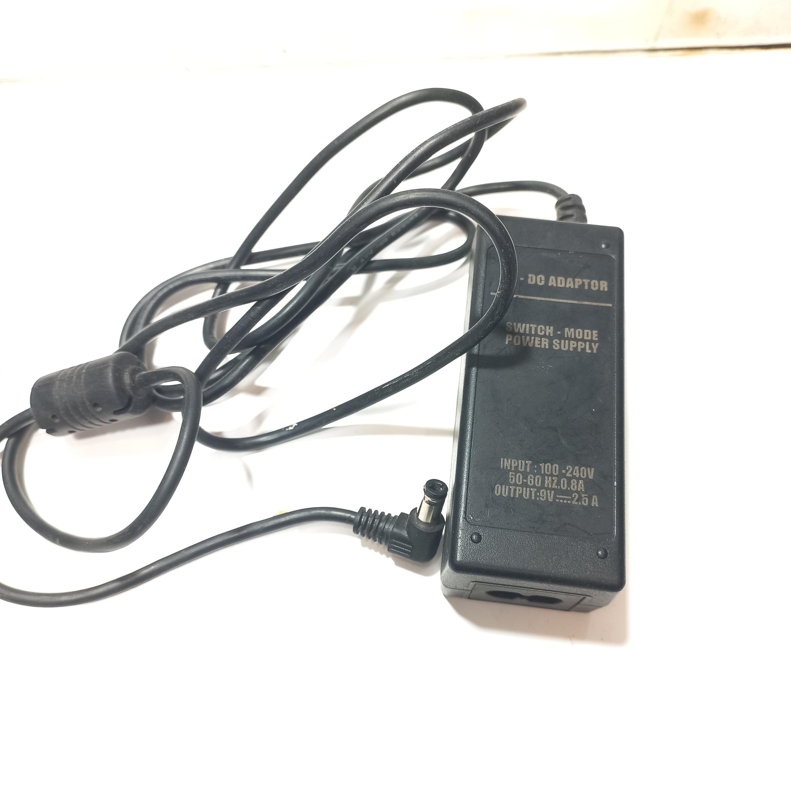 آداپتور و شارژر 9 ولت 2/5 آمپر