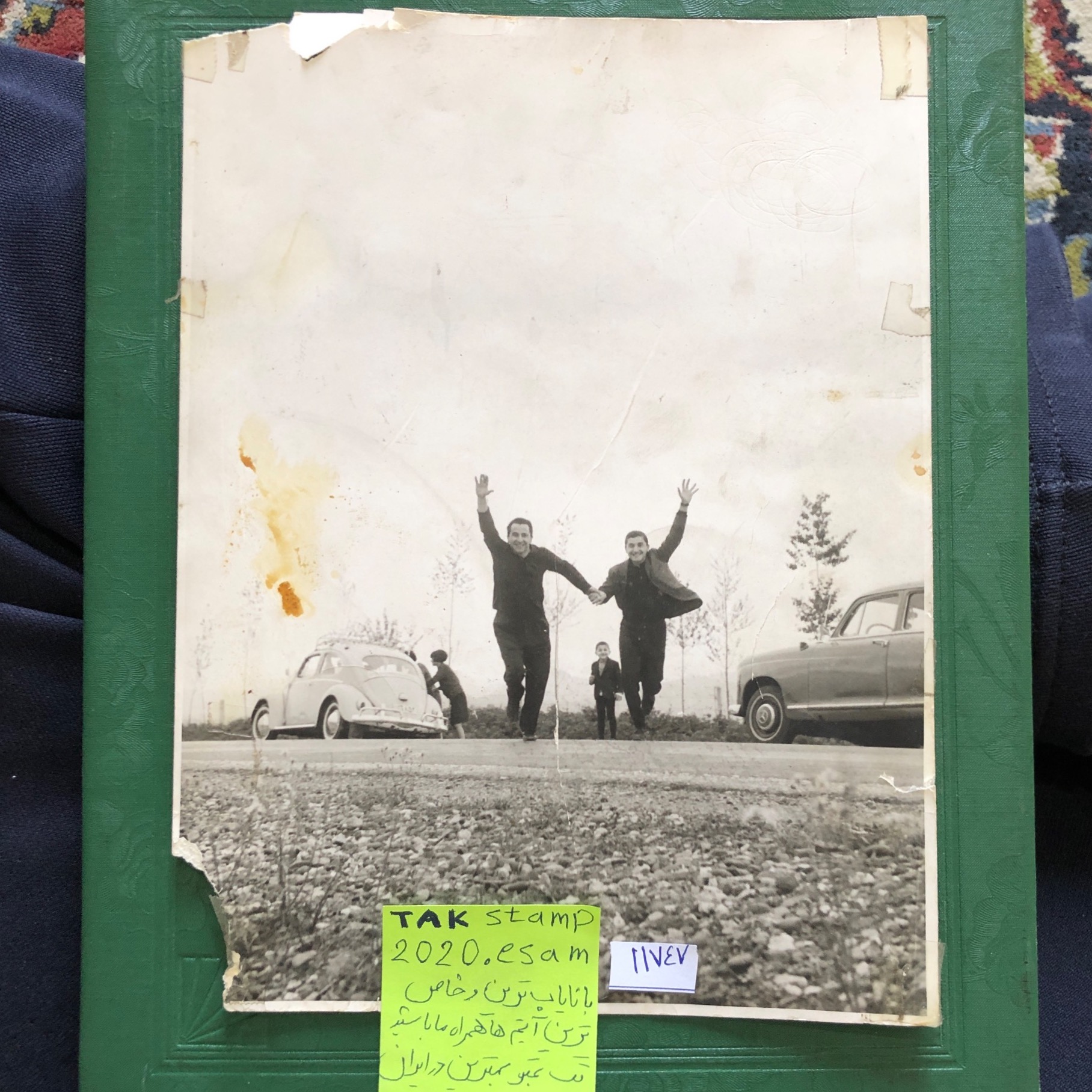 عکس جالب دو رفیقی که سفر رفته اند پهلوی