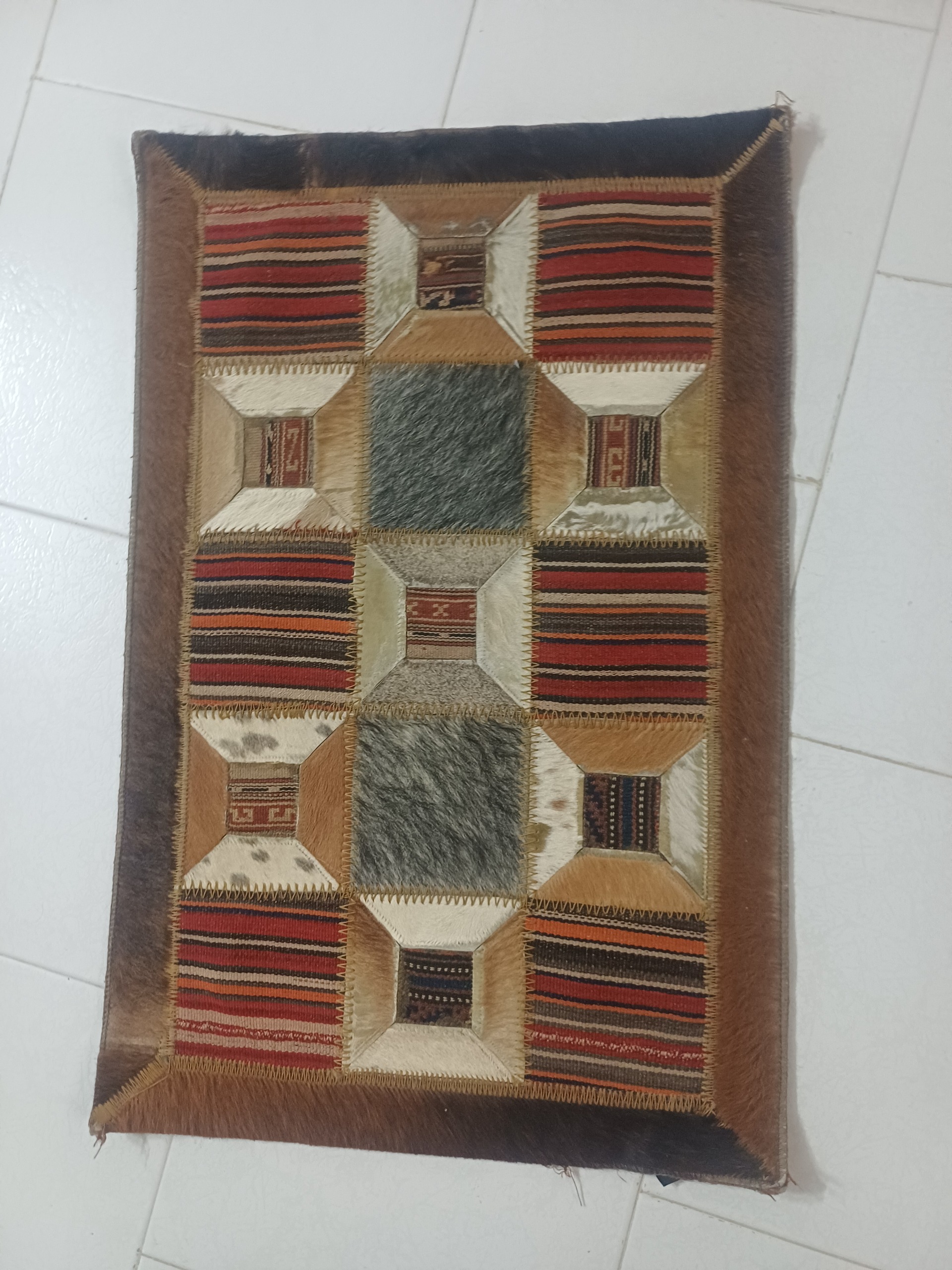 پادری دست دوز زیلو و پوست گاو