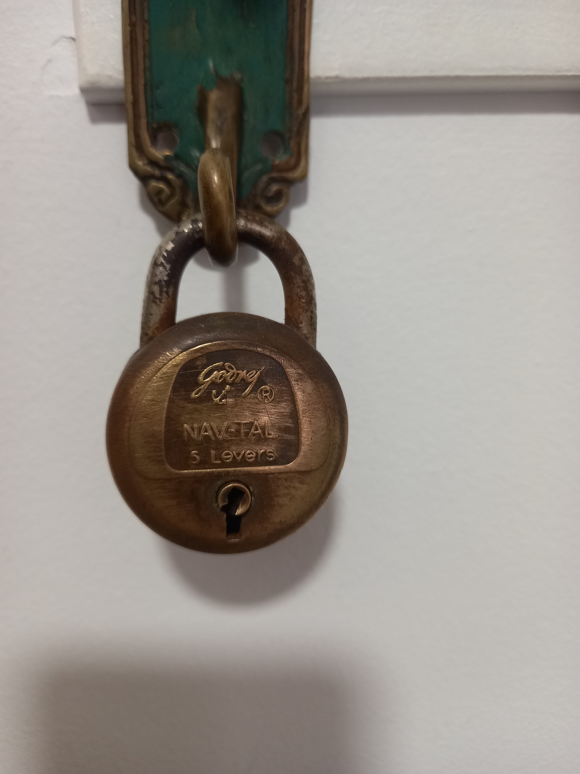 قفل برنجی قدیمی