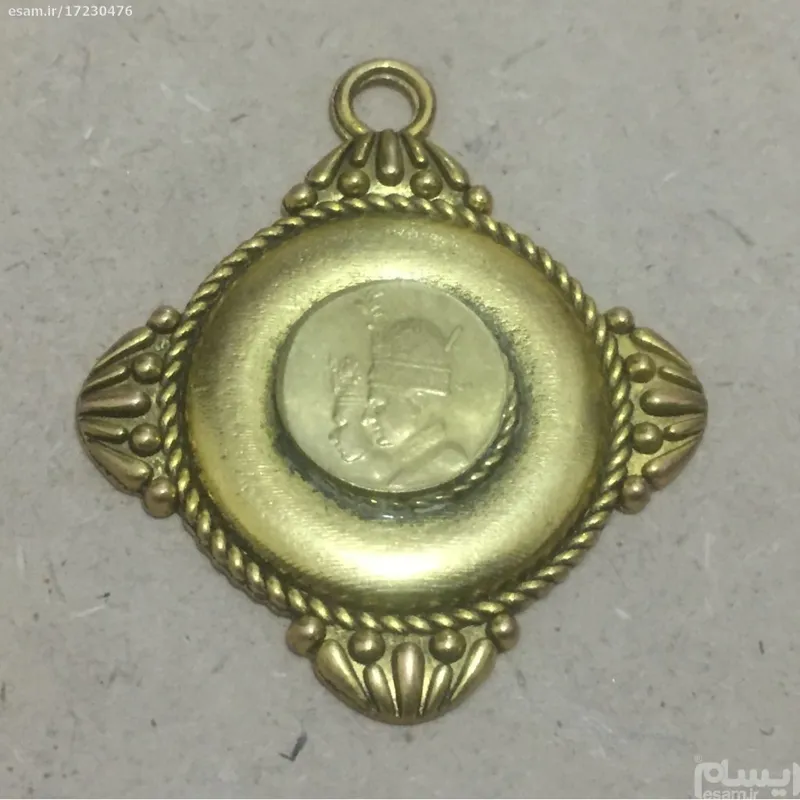 گردنبند برنجی با طرح سکه دست ساز