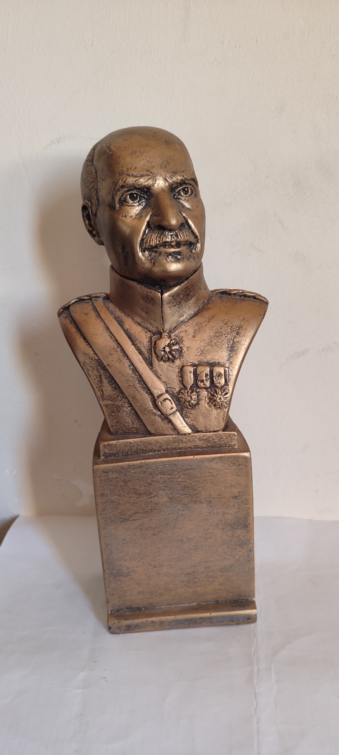 مجسمه رضا شاه