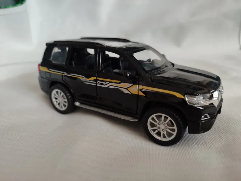 تویوتا لند کروز پنج در باز شو