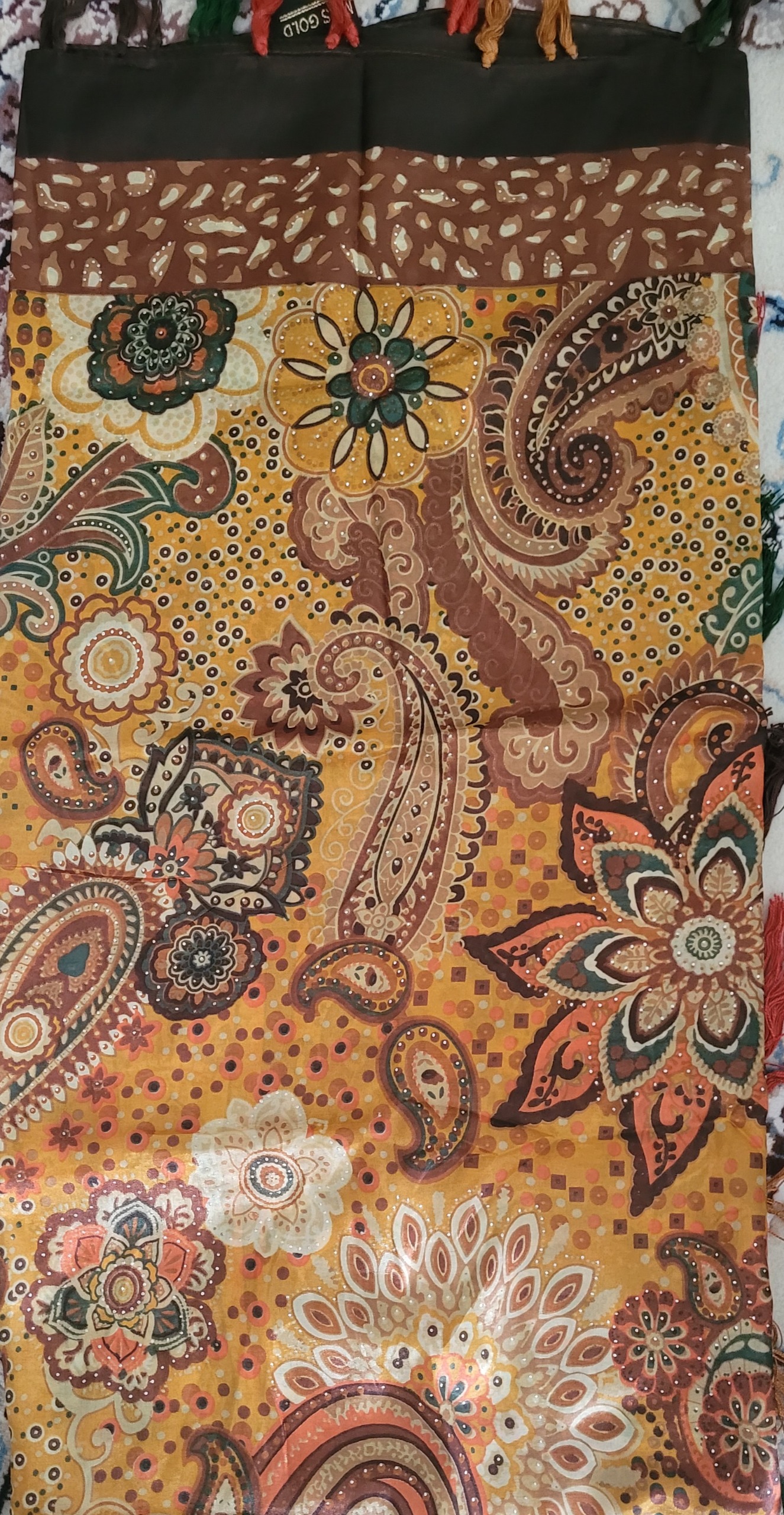 روسری سیلک طرح دار