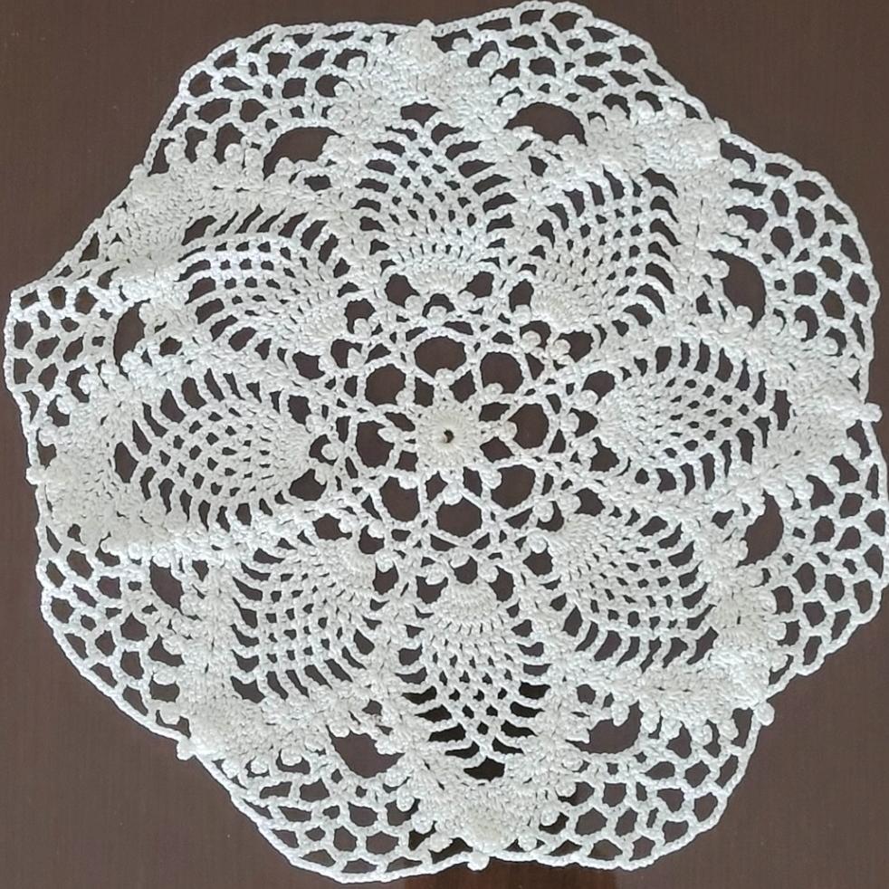 رومیزی قلاب بافی