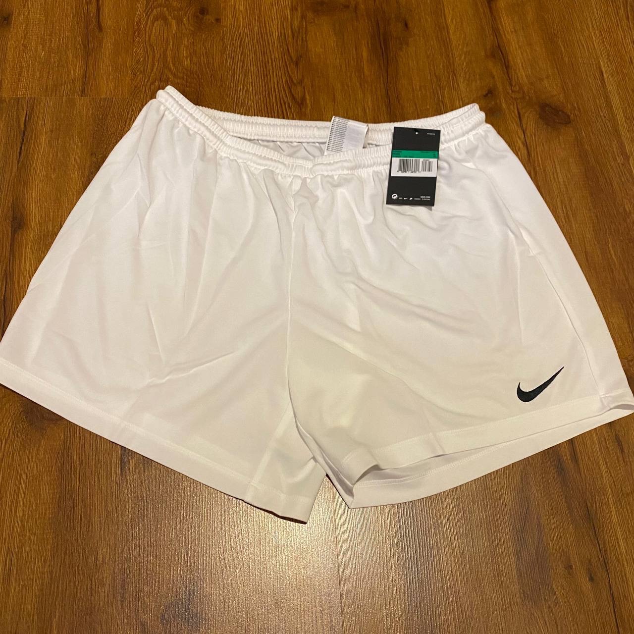 شلوارک نایکی NIKE ساده سایز L و XL موجود