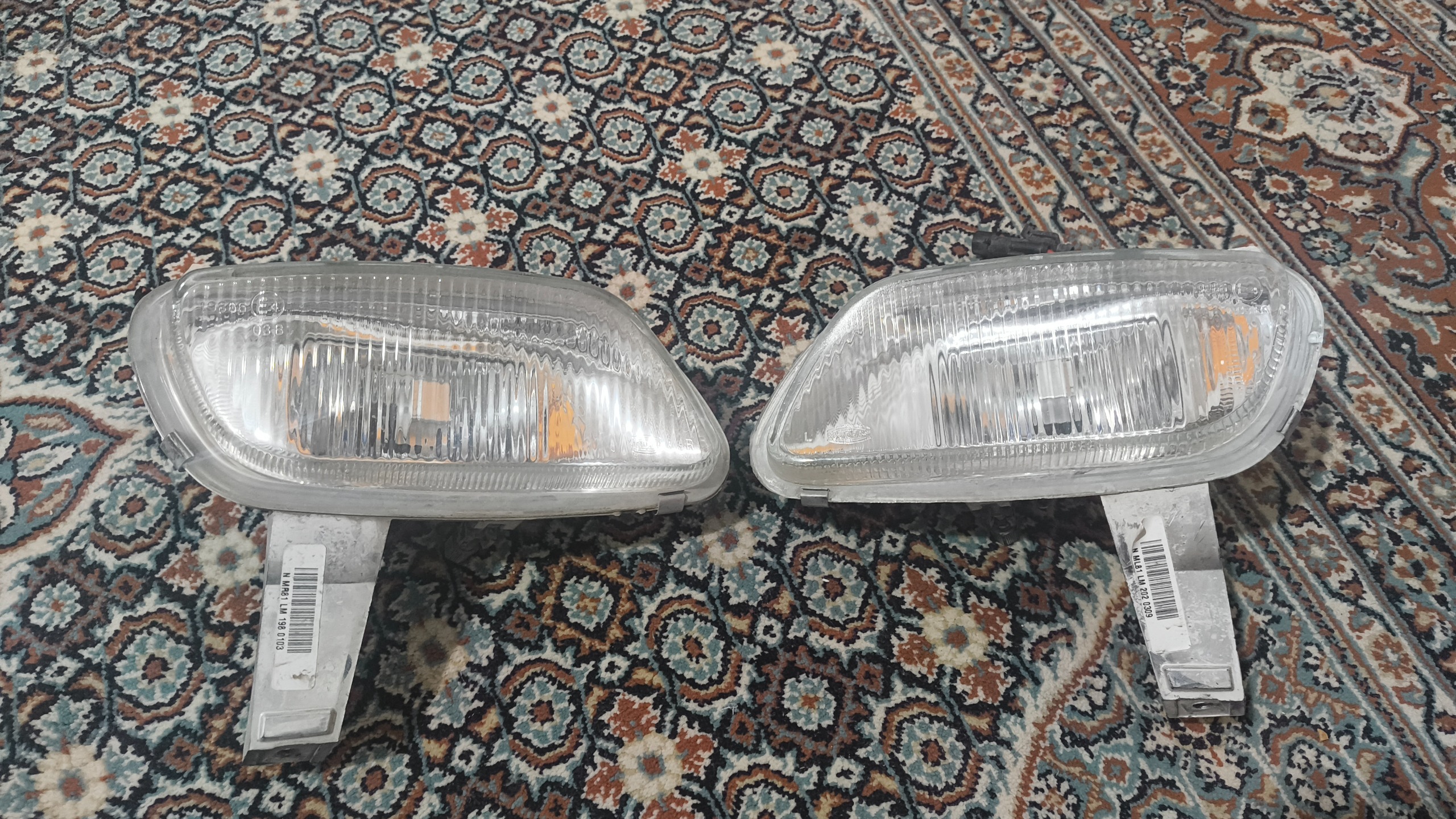 یک جفت لامپ و ترانس زنون اصلی یک جفت مه شکن مدرن