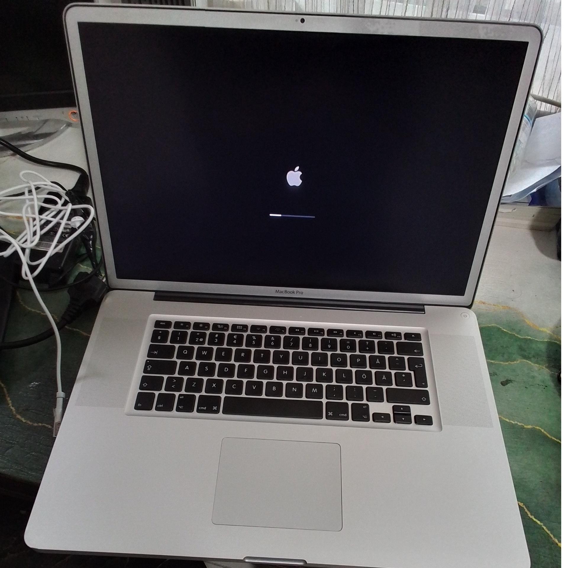 لپ تاپ مک بوک cori7 17inch