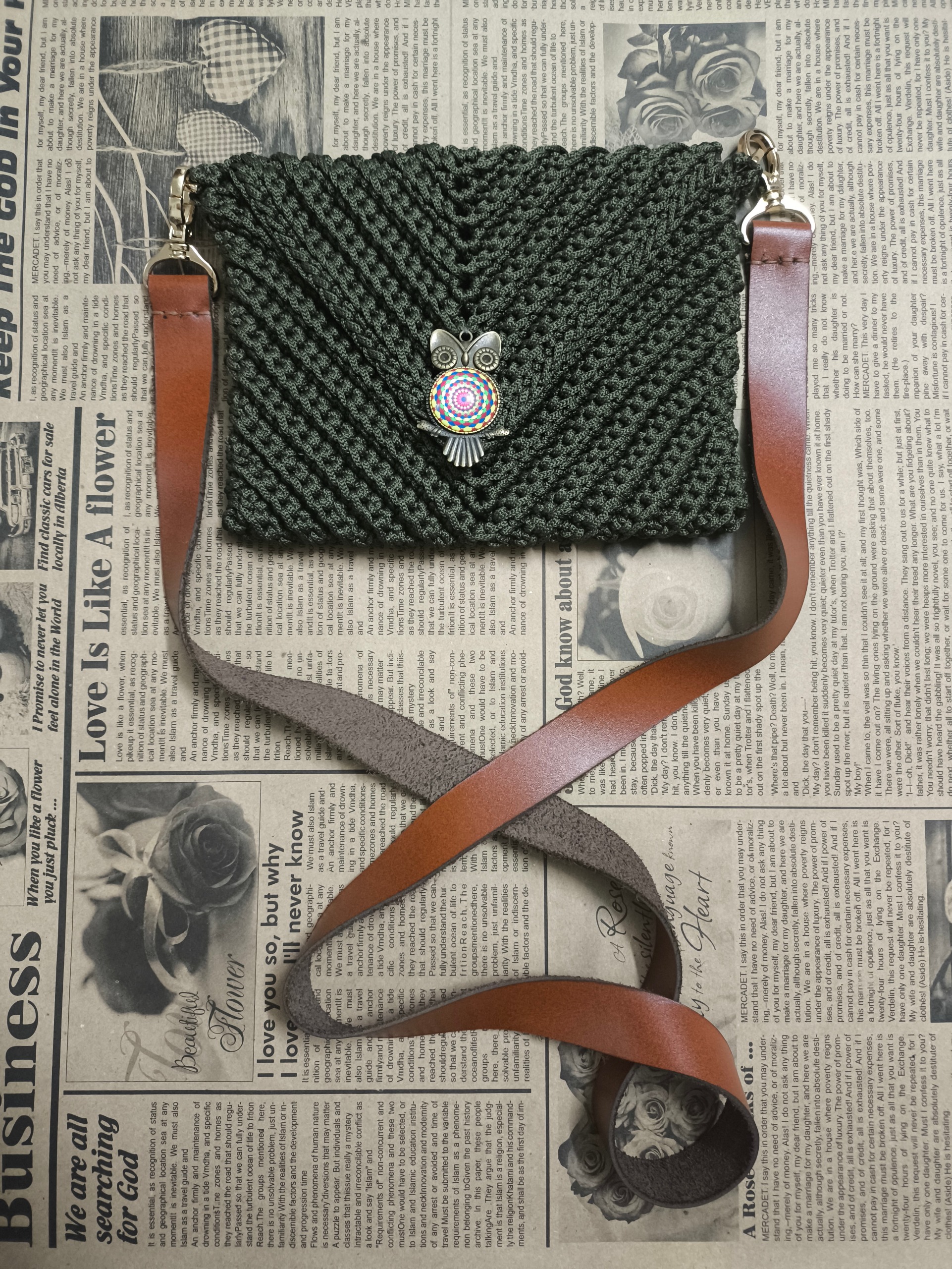 کیف مکرومه کتان با بند چرم طبیعی