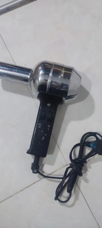 سشوار . جانسون