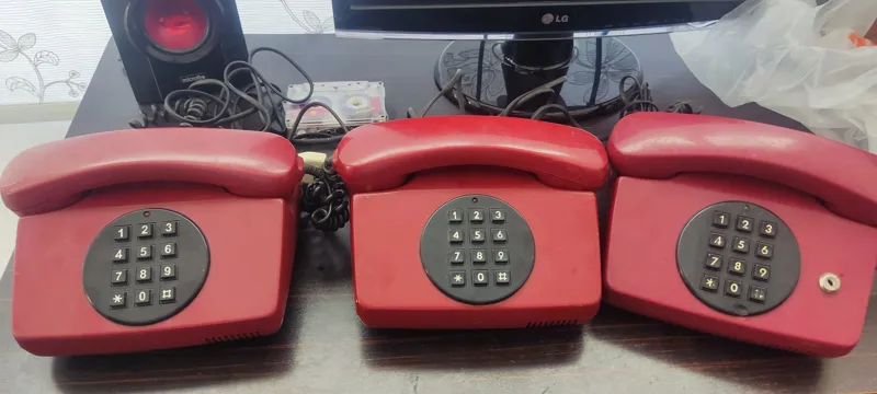 تلفن دکوری نیاز به تعمیر