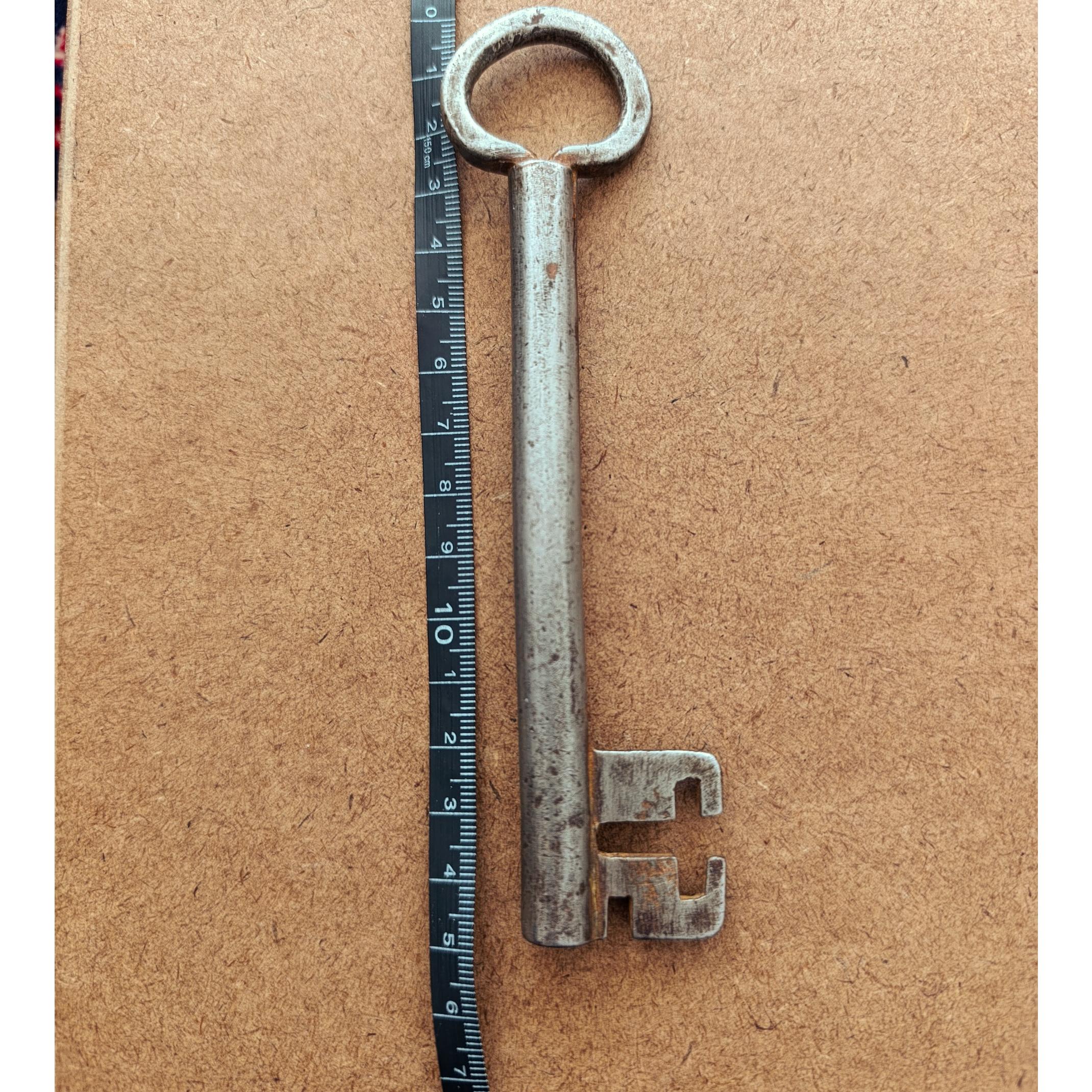 کلید قاجاری فولادی بزرگ 15سانت